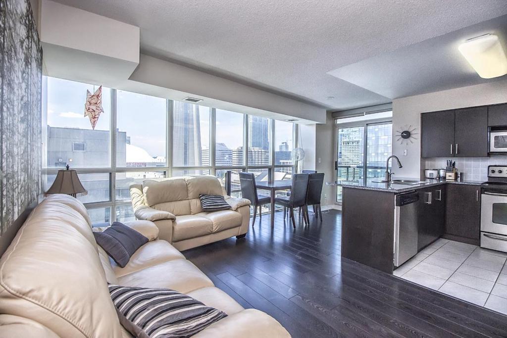 Napa Furnished Suites At Cn Tower & Maple Leaf Square Toronto Pokoj fotografie