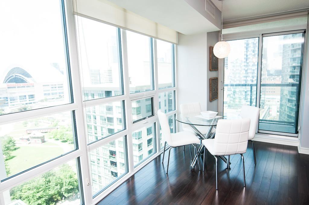 Napa Furnished Suites At Cn Tower & Maple Leaf Square Toronto Exteriér fotografie