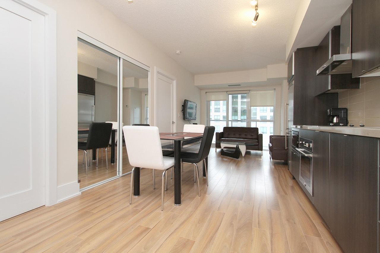 Napa Furnished Suites At Cn Tower & Maple Leaf Square Toronto Exteriér fotografie