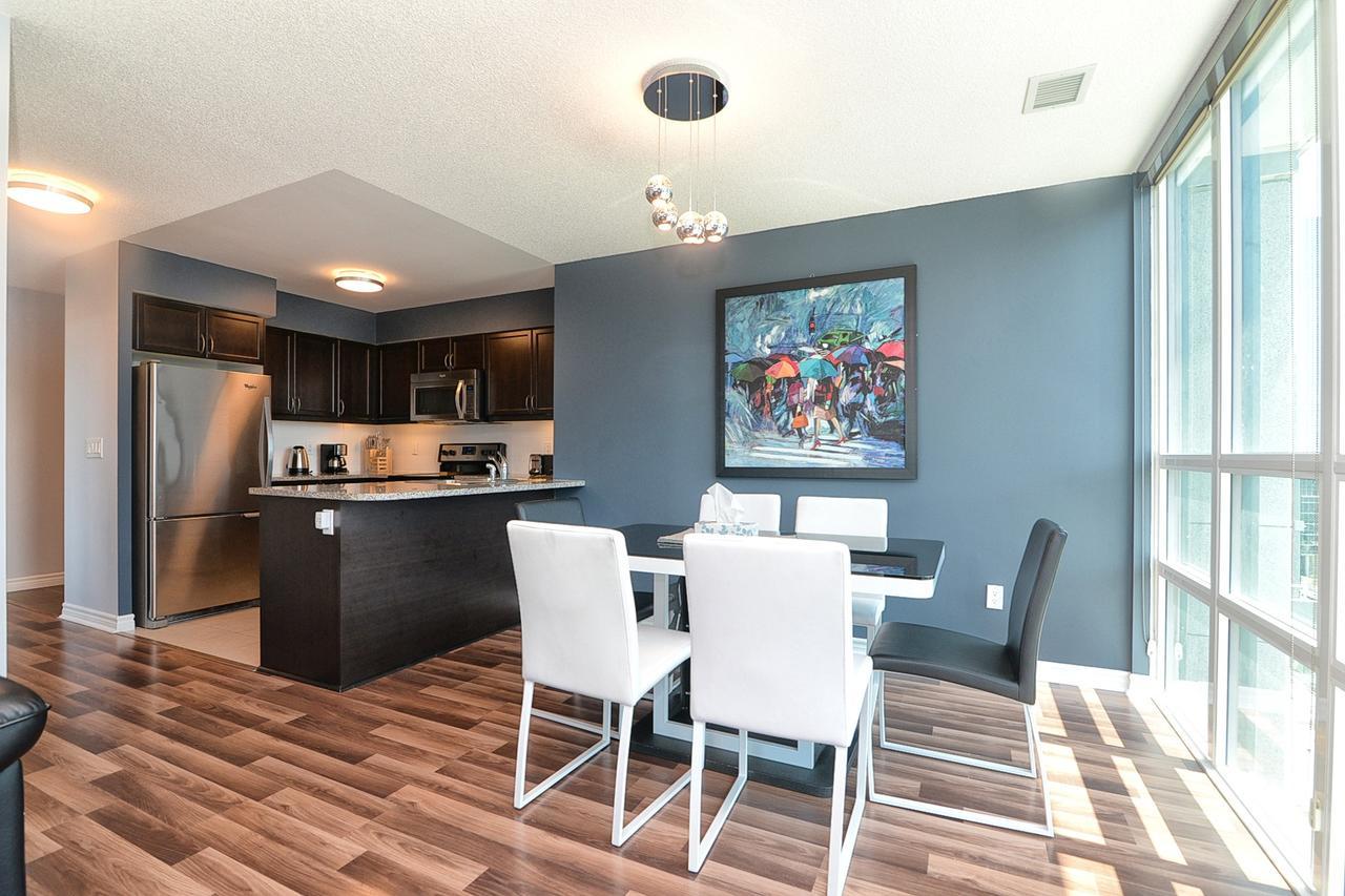 Napa Furnished Suites At Cn Tower & Maple Leaf Square Toronto Exteriér fotografie