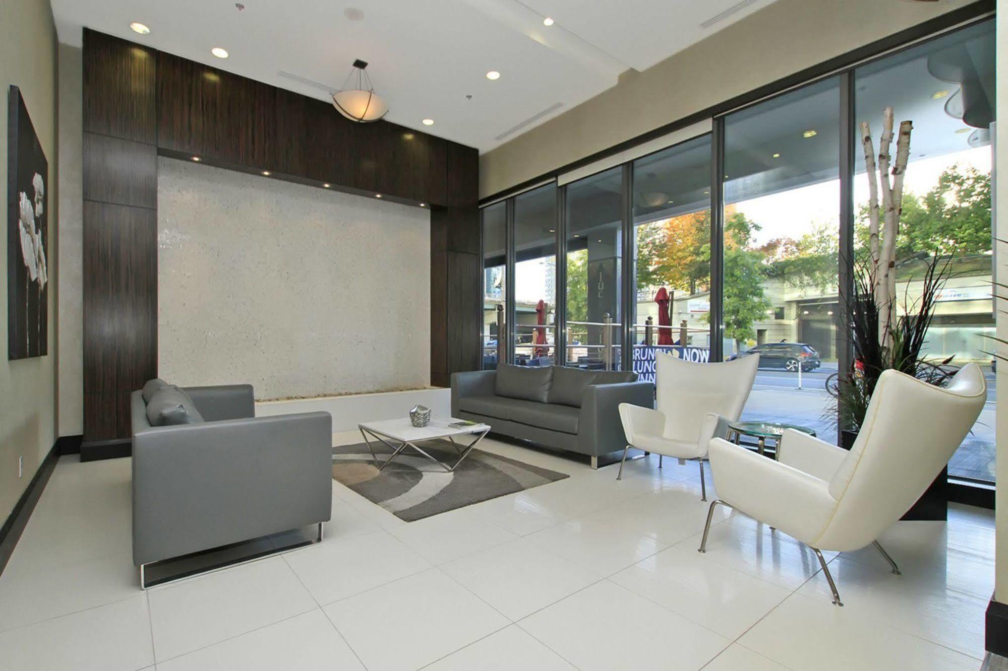 Napa Furnished Suites At Cn Tower & Maple Leaf Square Toronto Exteriér fotografie