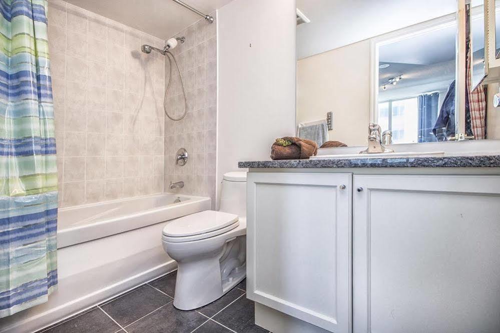 Napa Furnished Suites At Cn Tower & Maple Leaf Square Toronto Exteriér fotografie